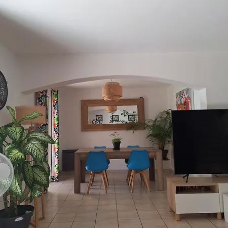 Maison De Famille A 2 Kms De La *