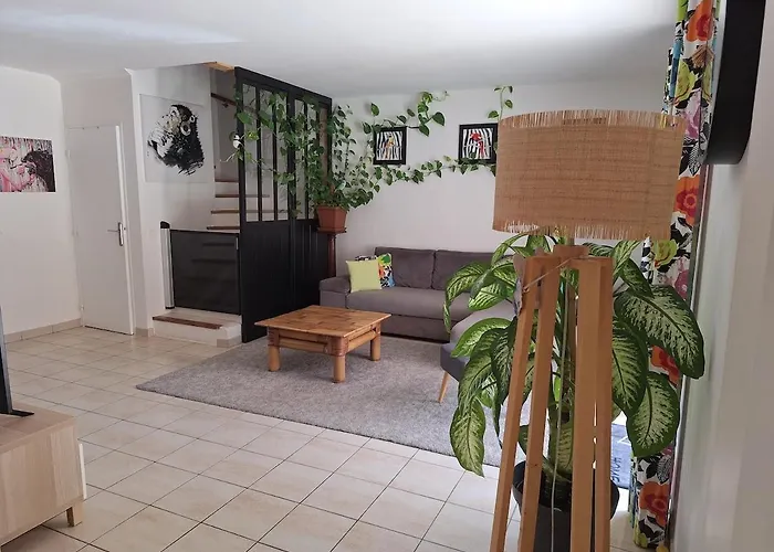 Maison De Famille A 2 Kms De La *