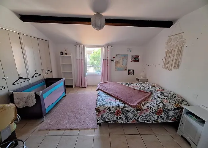 Сasa de vacaciones Maison De Famille A 2 Kms De La